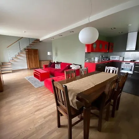 Spacious And Modern Διαμέρισμα *