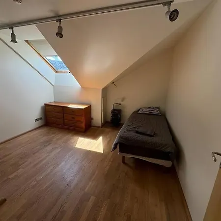 Apartment Spacious And Modern